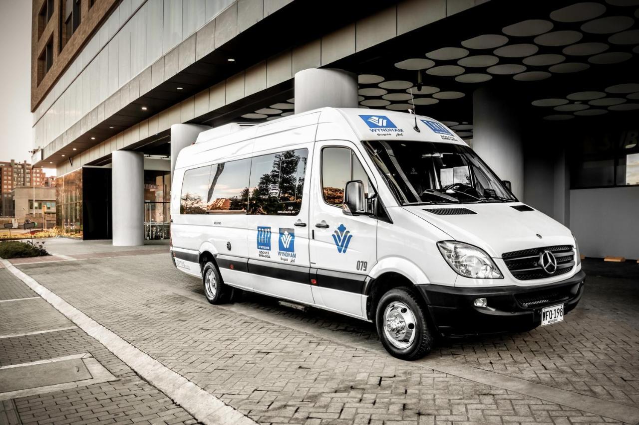 Wyndham Bogota Hotel Eksteriør billede Mercedes-Benz Sprinter