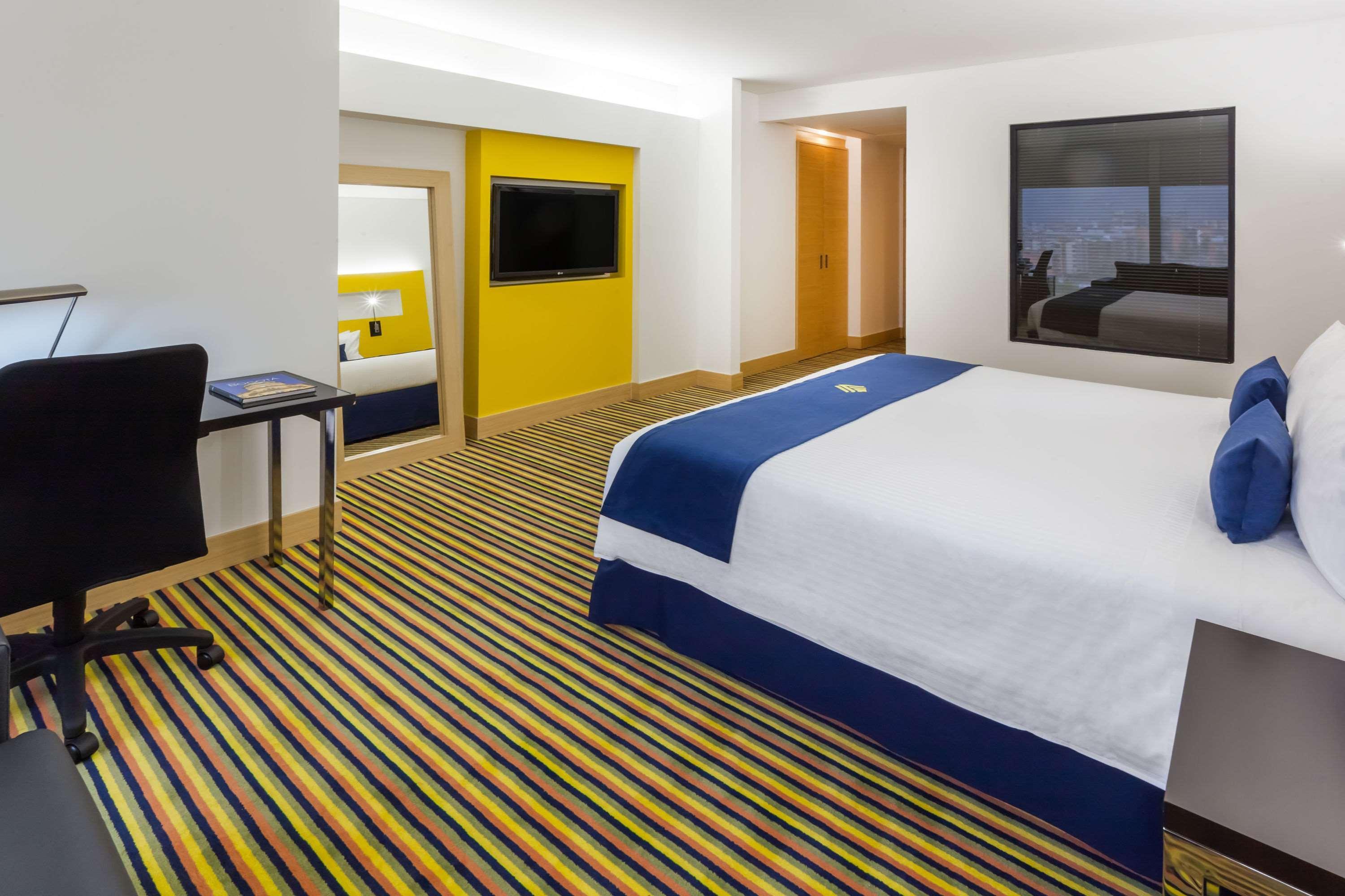 Wyndham Bogota Hotel Eksteriør billede A room at the hotel