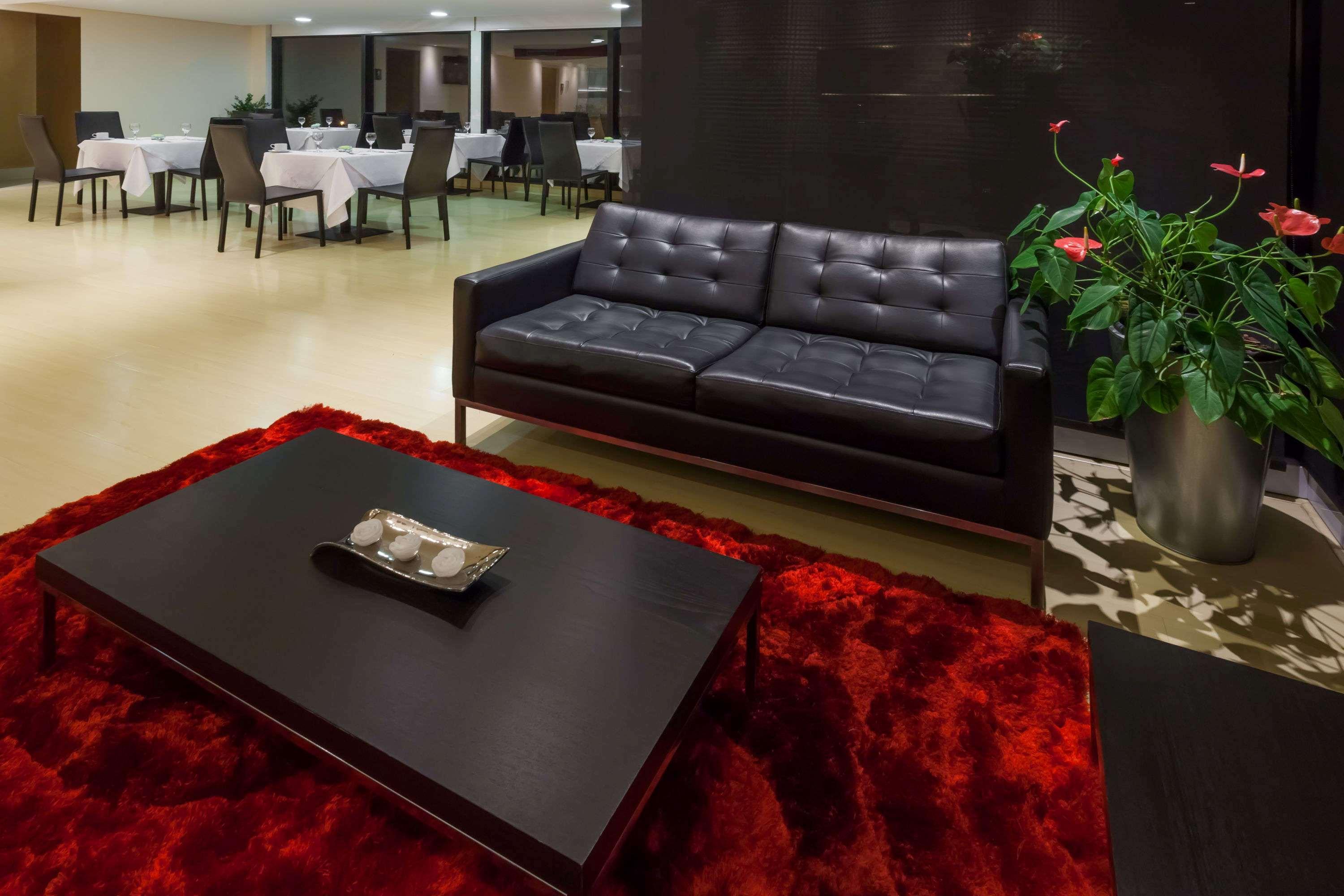 Wyndham Bogota Hotel Eksteriør billede The lounge at the airport