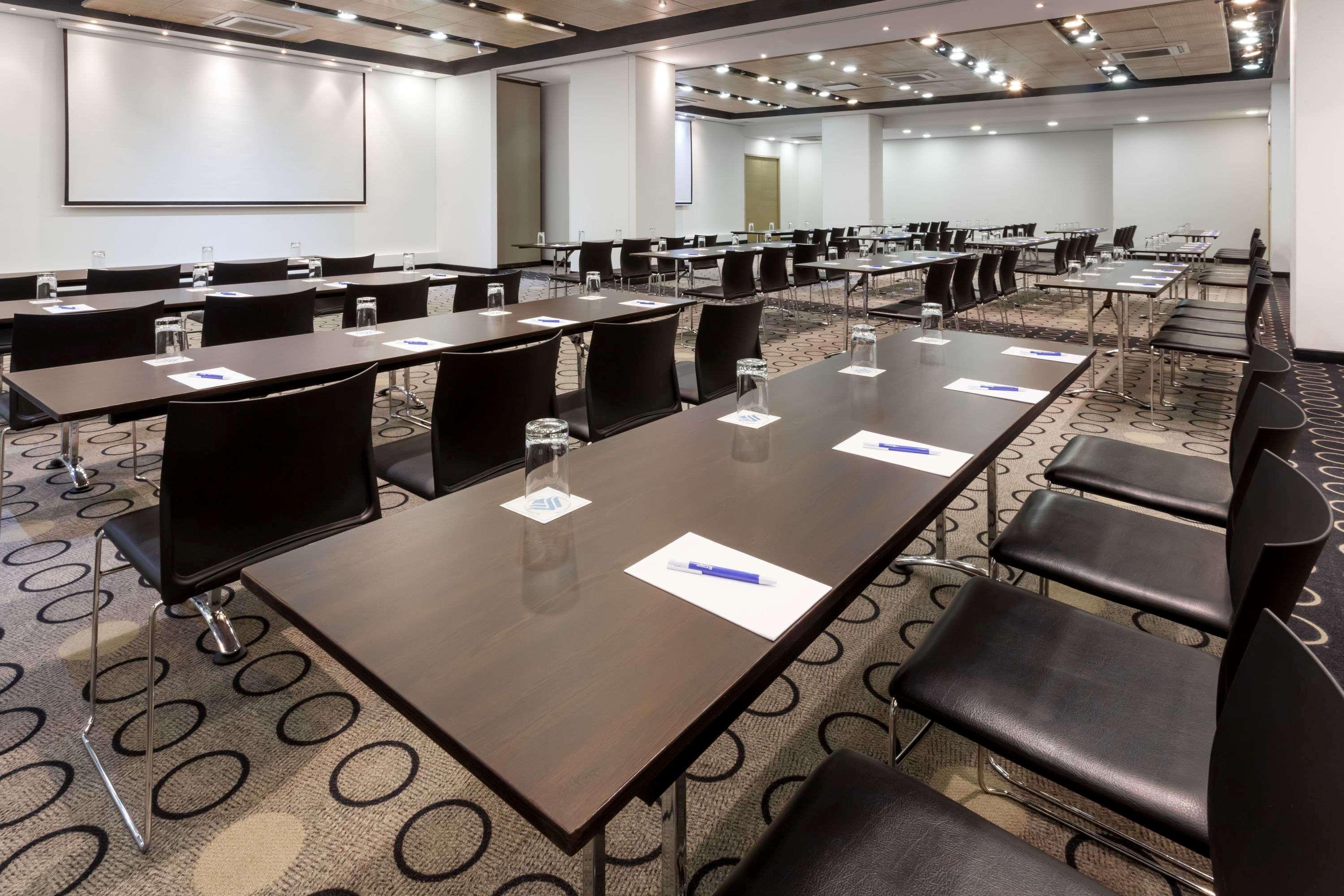 Wyndham Bogota Hotel Eksteriør billede Meeting room
