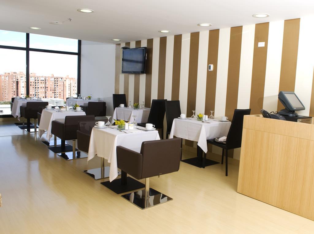 Wyndham Bogota Hotel Eksteriør billede Restaurant