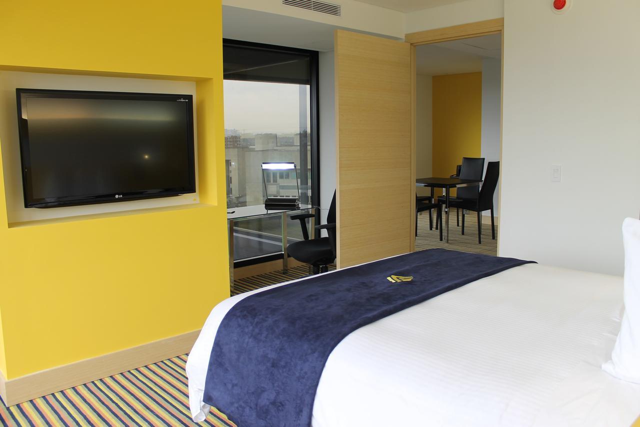Wyndham Bogota Hotel Eksteriør billede A room at the hotel